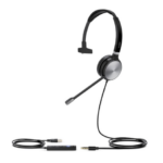 black earphone